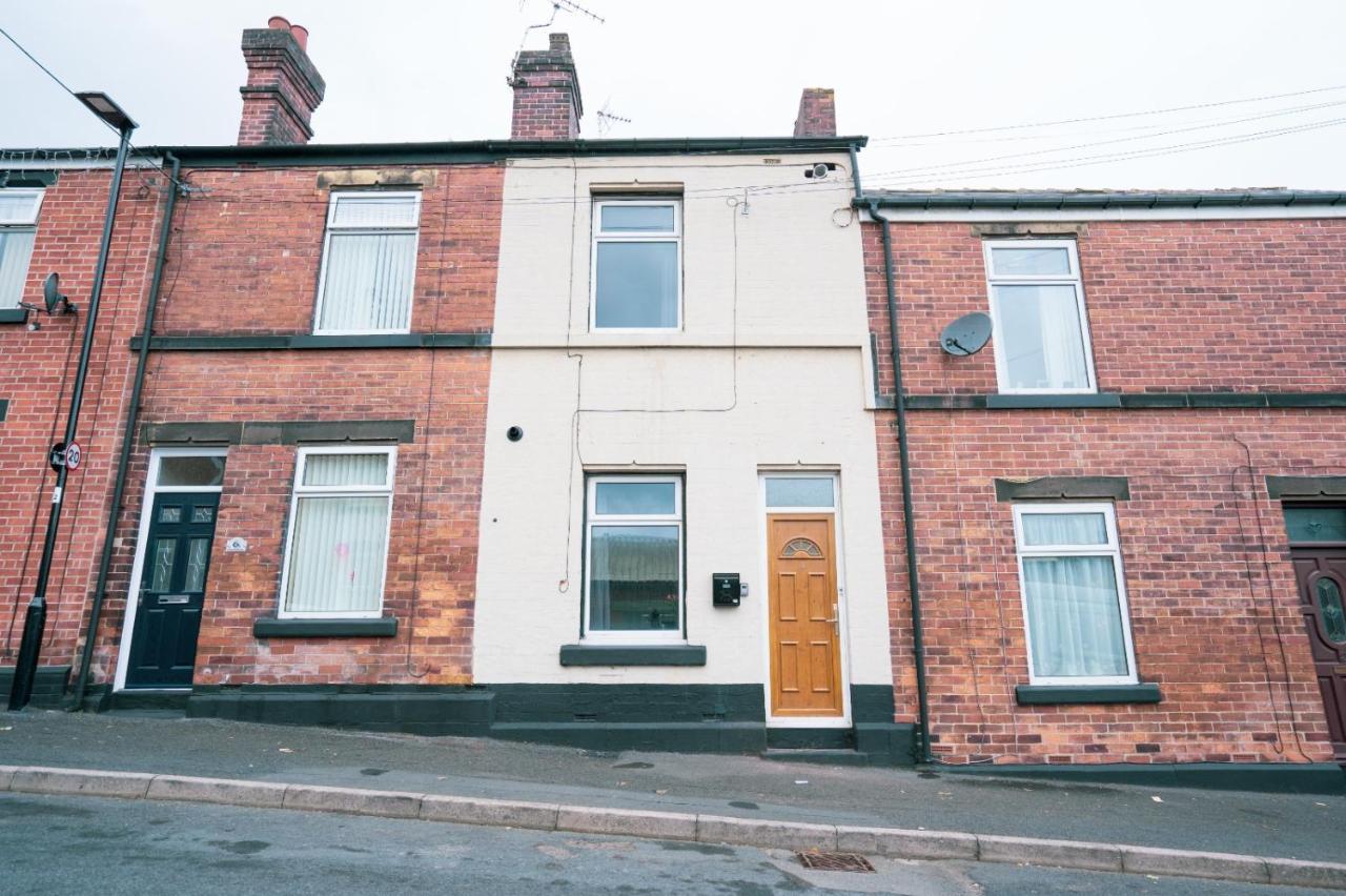Sheffield Contractors Stays- Sleeps 6, 3 Bed 3 Bath House. Managed By Chique Properties Ltd Brightside Exterior photo